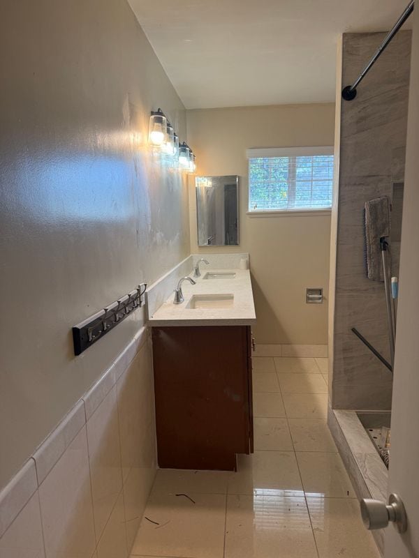 Photo - 647 Gartel Dr