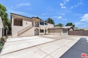 Photo - 6913 Encino Ave