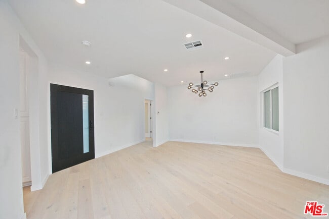 Photo - 645 Walther Way