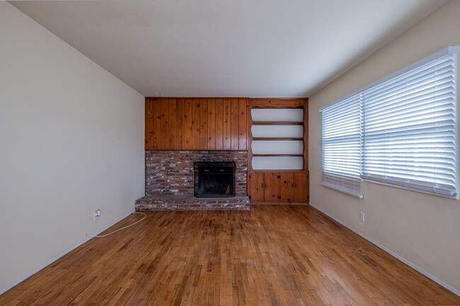 Building Photo - 1504 S Catalina Ave Unit B