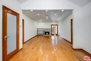 Photo - 445 Westmount Dr