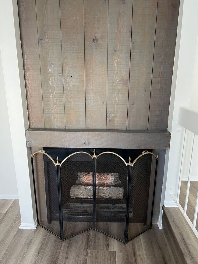 Photo - Upstairs Studio Condo in Huntington Harbor...