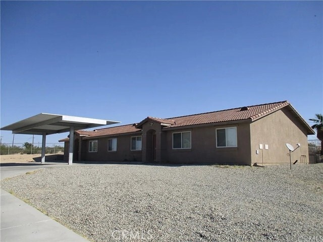 Building Photo - 73590 Sunnyslope Dr Unit 4