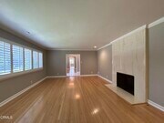 Photo - 1535 Glenmont Dr House