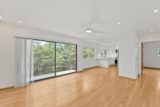 Building Photo - 1701 Washington Way Unit 10