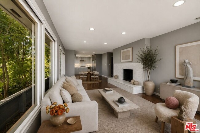 Photo - 1438 Davies Dr