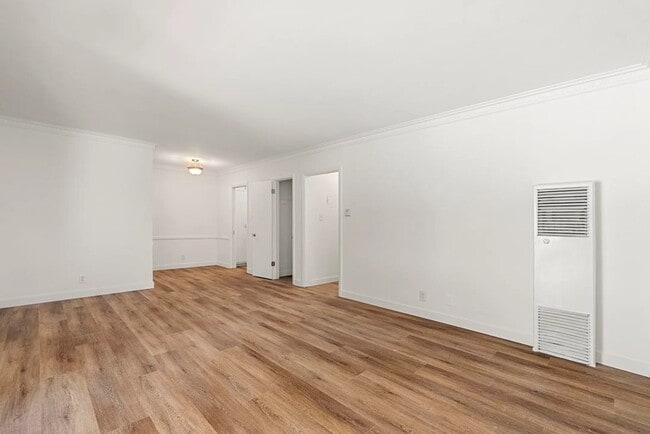 Photo - 349 N Palm Dr Unit 6