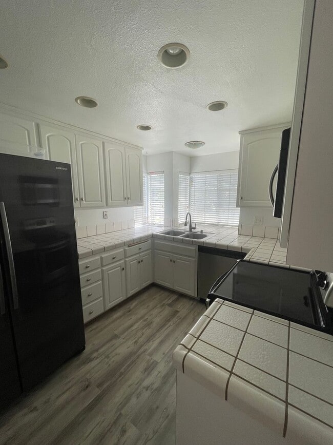 Photo - 2 Bed / 2 Bath in Clairemont