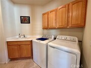 Photo - 924 Essex Rd