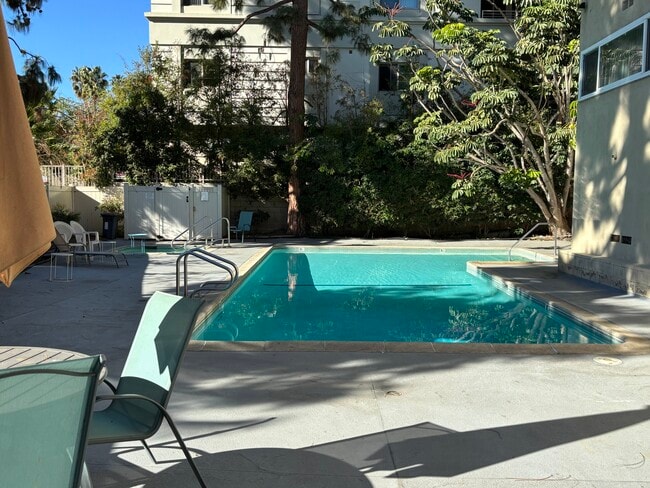 Pool/Spa - 11138 Aqua Vista St