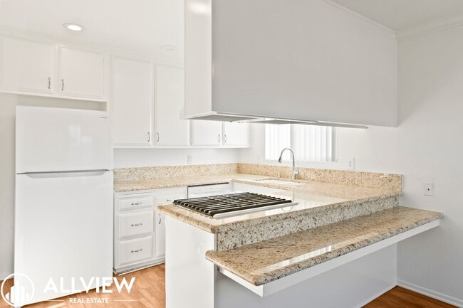 Building Photo - 16661 Tunstall Ln Unit 4