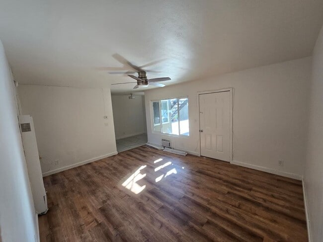 Photo - 11820 Hart St