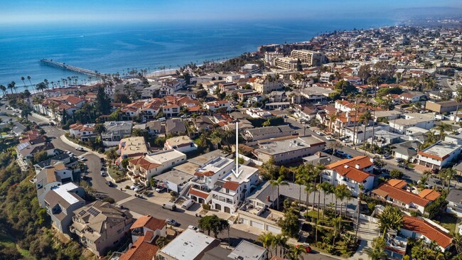 Building Photo - 312 Cazador Ln Unit #A