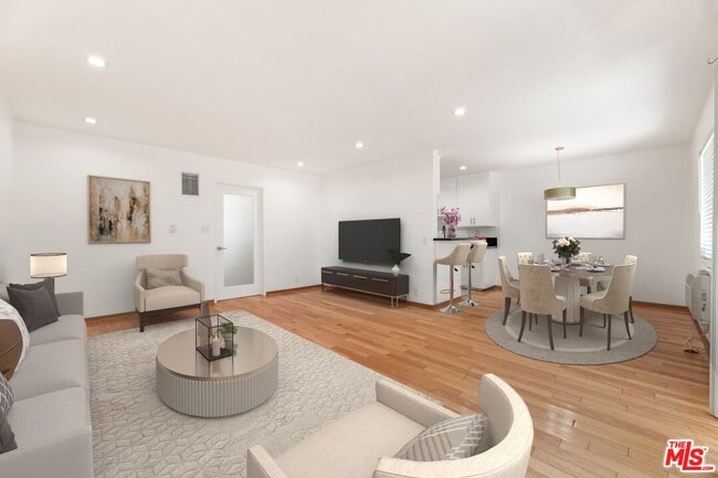 Building Photo - 1608 S Bentley Ave Unit 2