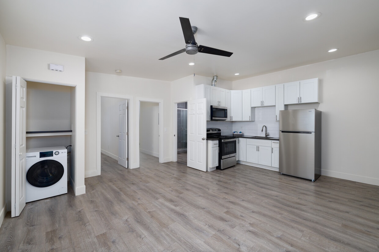 3D Tour - Parkway Plaza Apartments