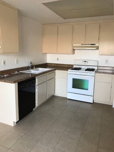 Kitchen - 45290 Sunset Ln