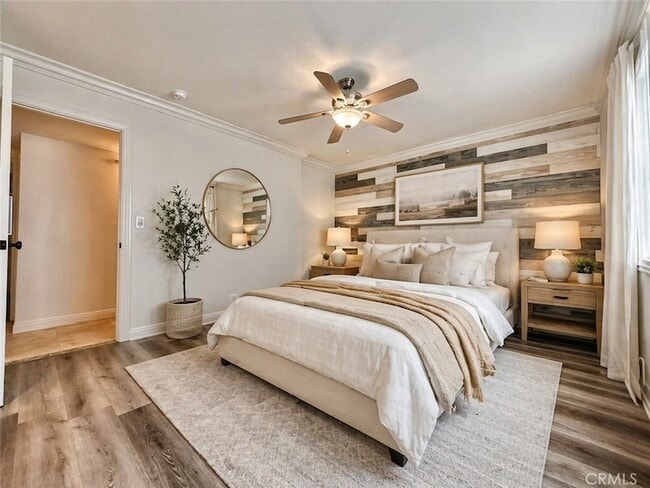 Photo - 904 W Balboa Blvd