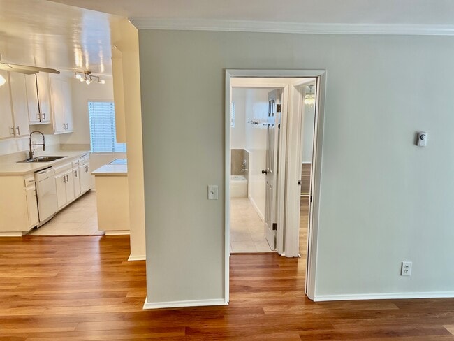 Photo - 320 S Clark Dr