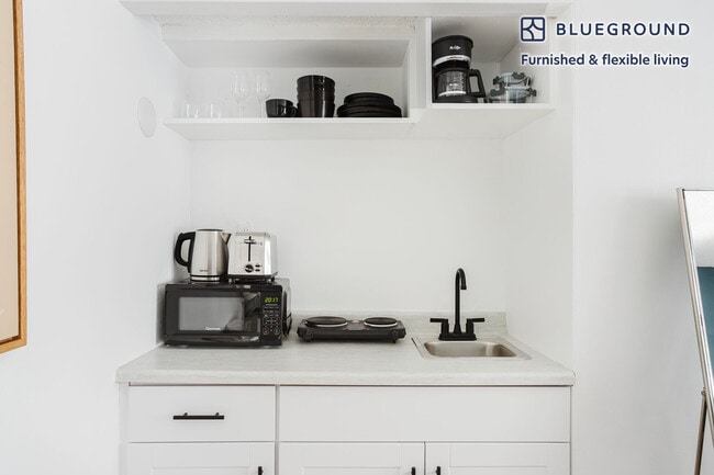 Photo - 944 Tiverton Ave Unit FL1-ID1219