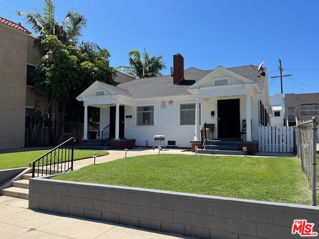 Photo - 4115 Halldale Ave