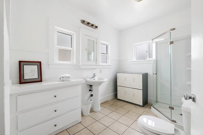 Photo - 1770 N Sierra Bonita Ave