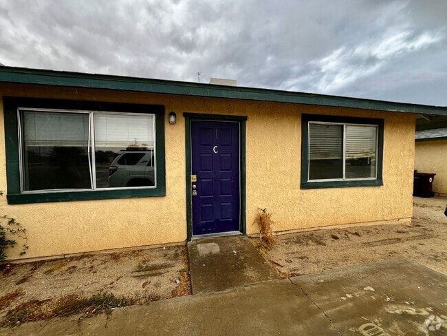 Building Photo - 6589 Palo Verde Ave Unit C Rental