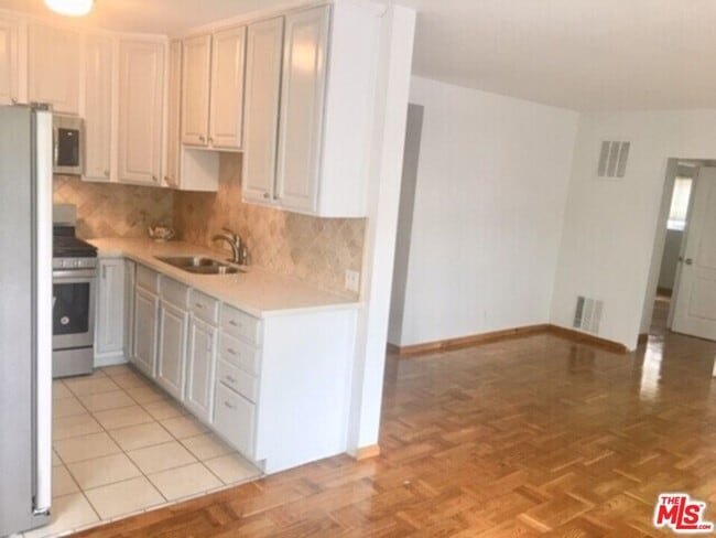 Photo - 914 3rd St Unit 1