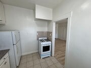 Photo - 984 S Oxford Ave Apartment