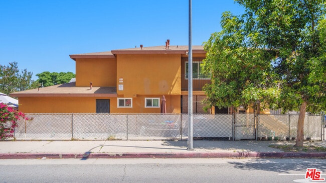 Building Photo - 1361 Riverside Dr