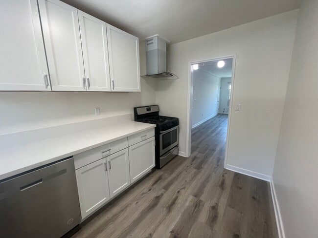 Photo - 1846 N Kingsley Dr