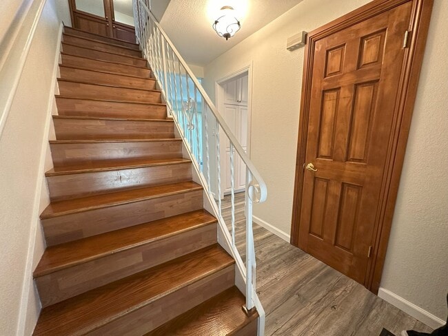 Photo - Beautiful 2 Story 2 Bed 1.5 bath Townhouse
