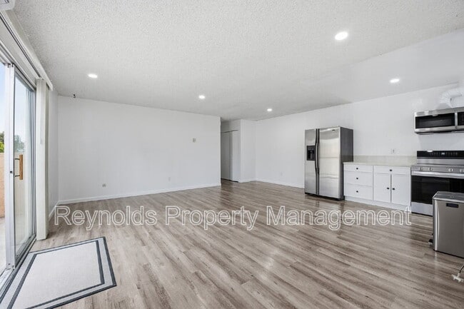 Photo - 6814 Camphor Ln