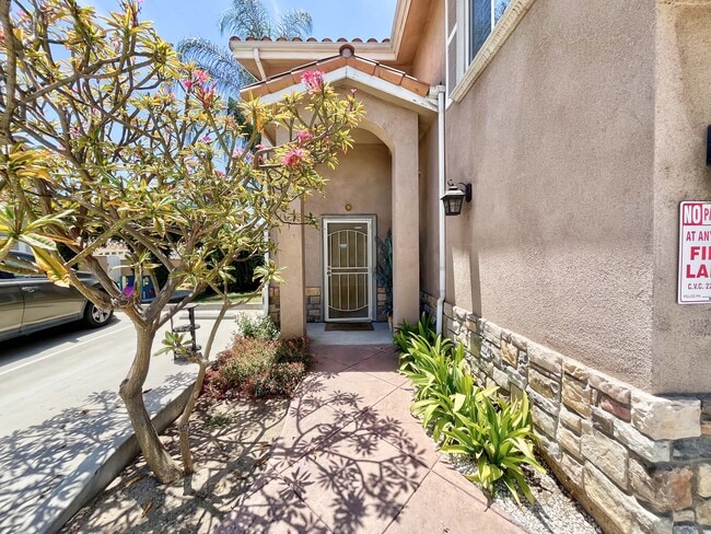 Photo - 3736 Puente Ave