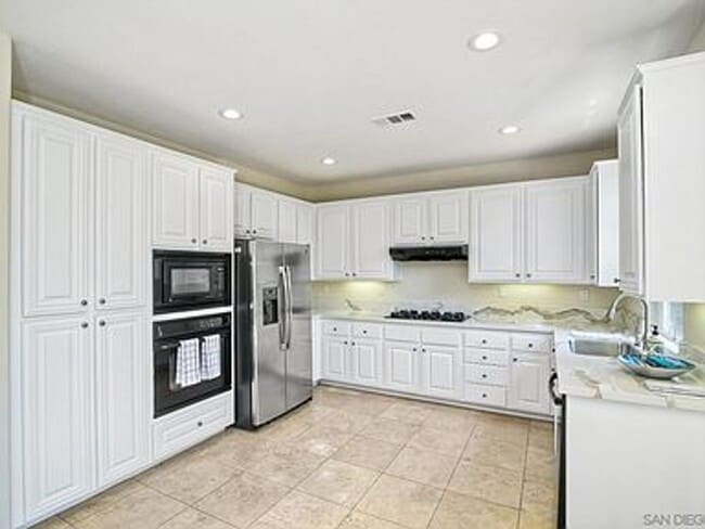 Photo - Stylish Torrey Santa Fe Living – 4 Bed, 2.5 Bath Gem