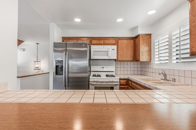 Photo - 221 Rossmore Dr