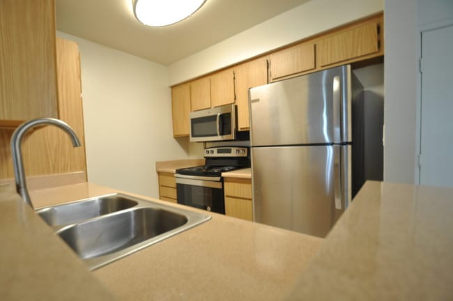 Americana Northridge Apartments - Northridge, CA