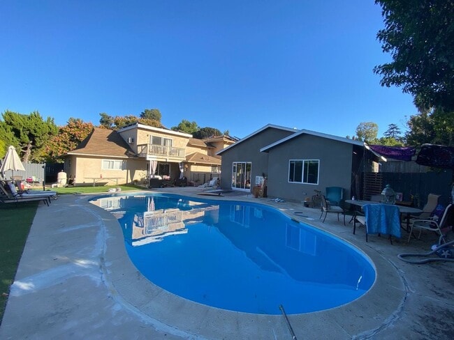 4BD/2BA, POOL!! - 4BD/2BA, POOL!!