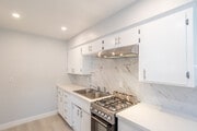 1BR, 1BA - 595SF - Kitchen - Copper Kettle Apartments