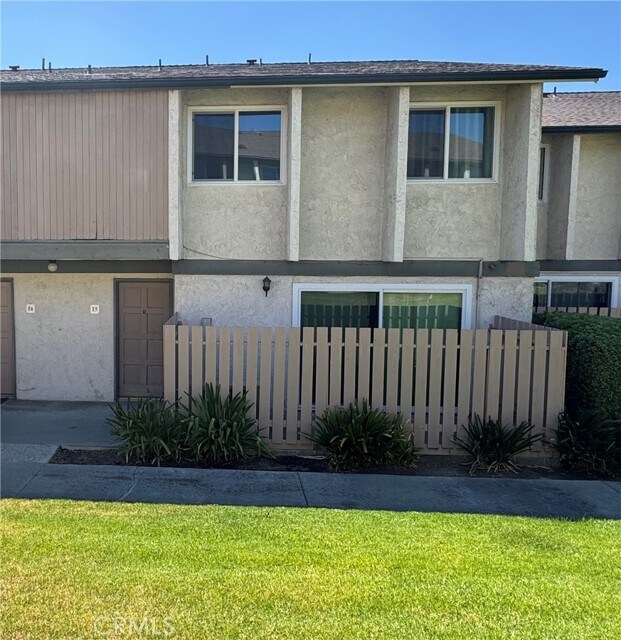 Building Photo - 2300 S Hacienda Blvd Unit E5