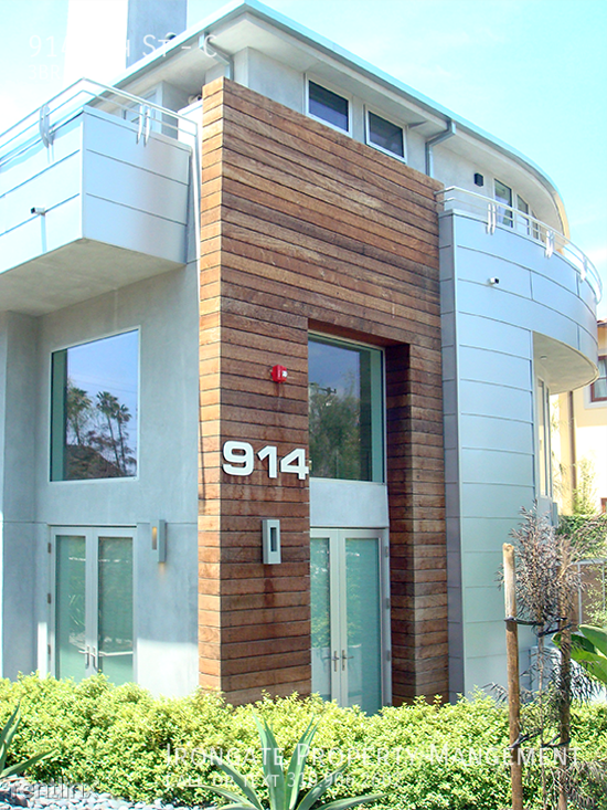 Building Photo - 914 5th St Unit C