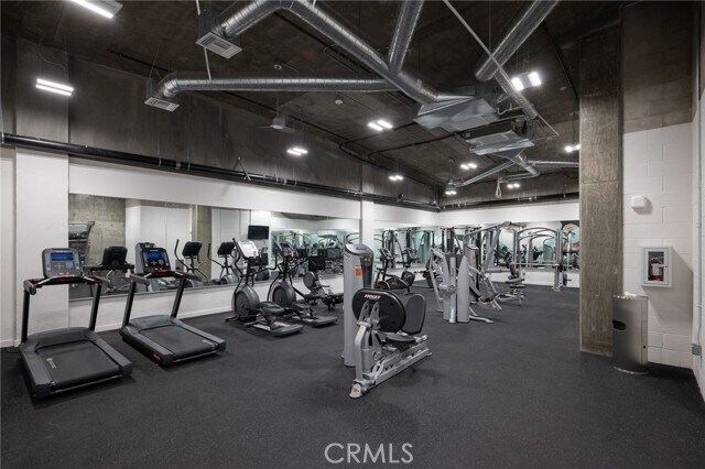 Photo - 709 E Walnut St Unit 219