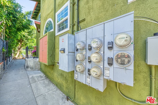 Photo - 1112 Ocean Park Blvd Unit F