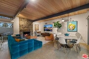 Photo - 207 N Debby Dr House