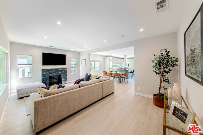 Photo - 507 N Formosa Ave