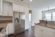 Photo - Bright & Spacious 2Bdm 2Ba Townhome in Eas...