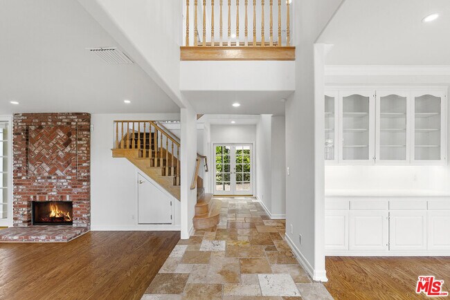 Photo - 18339 Linnet St