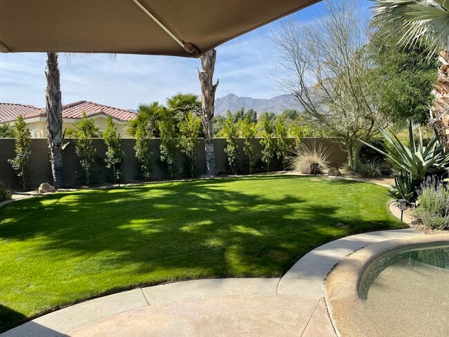 Photo - 60189 Poinsettia Pl