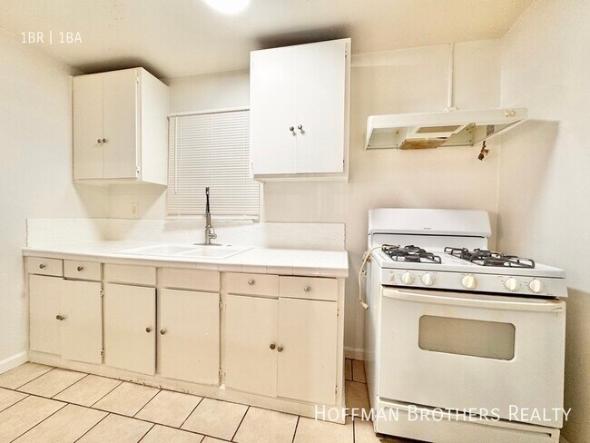 Photo - 739 Normandie Ave Unit 101