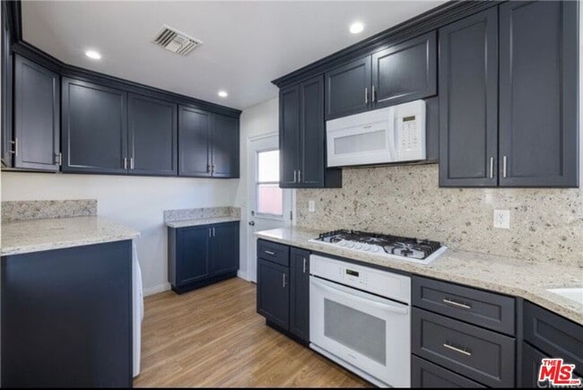 Photo - 3653 Chariette Ave