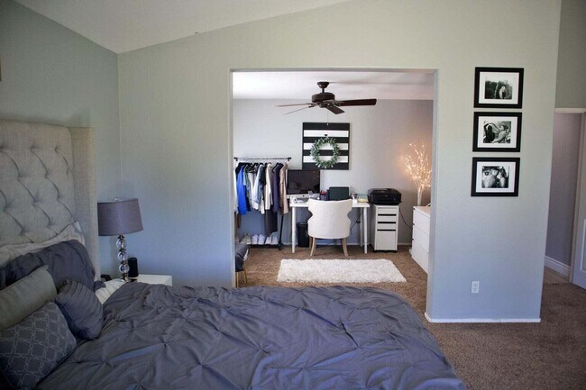 Photo - 48404 La Playa St